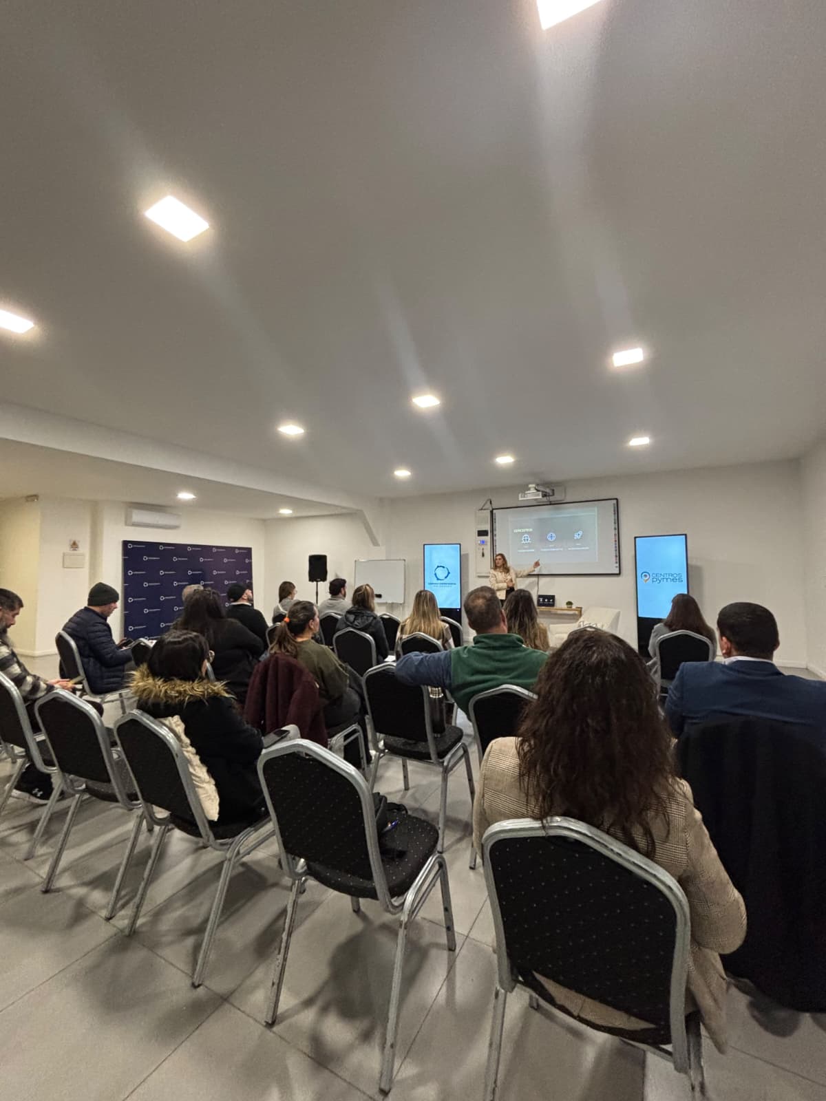 Se realizó la charla “Impulsá tu empresa más allá de las fronteras”